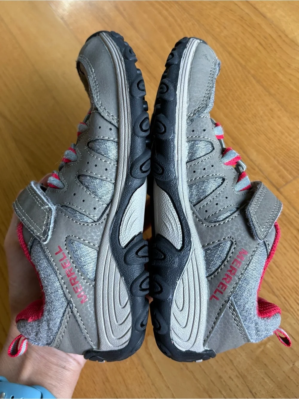 Merrell Outback Low 2 hiking shoes Toddler Kids Red Gray Sneakers Size 12.5